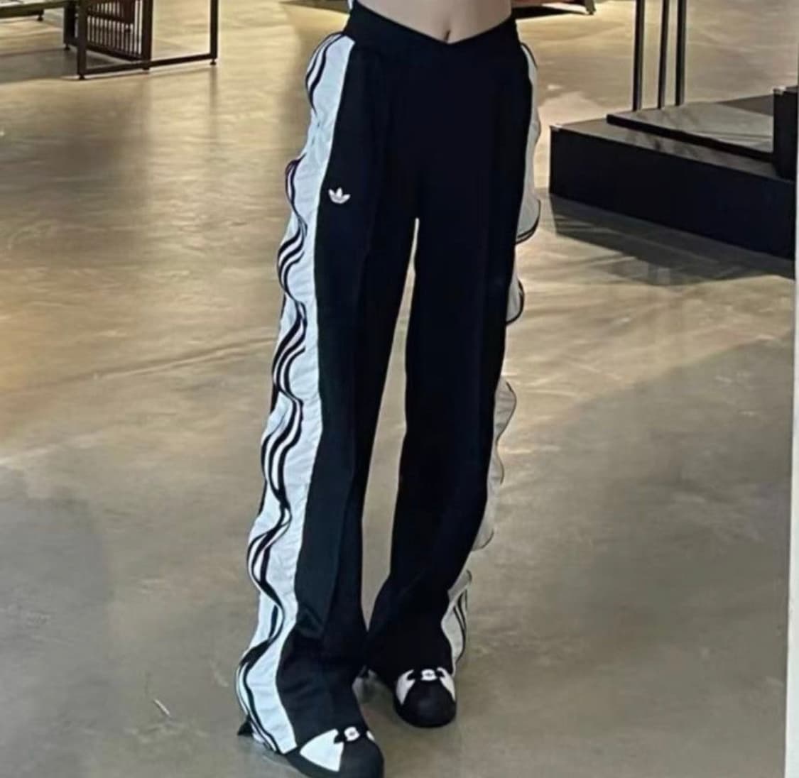 아디다스 오리지널스 R3CD 프릴 팬츠 M 상품이미지1