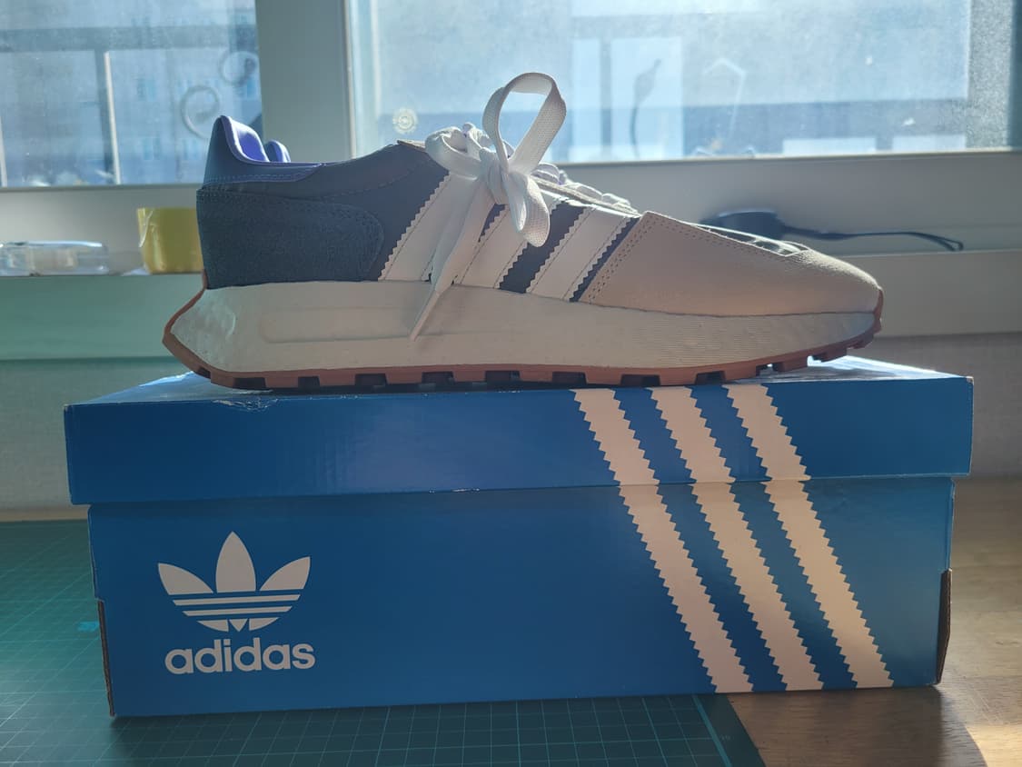 280사이즈 아디다스 부스트 런닝화 새상품 레트로피 런닝 상품이미지2