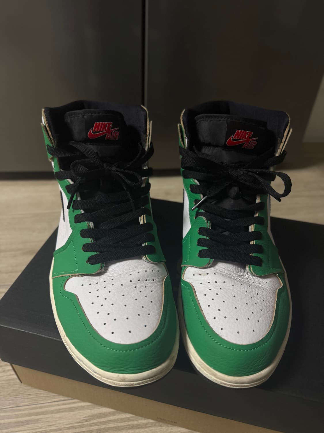나이키 에어 조던 1 레트로 하이 OG 럭키 그린 290 상품이미지2
