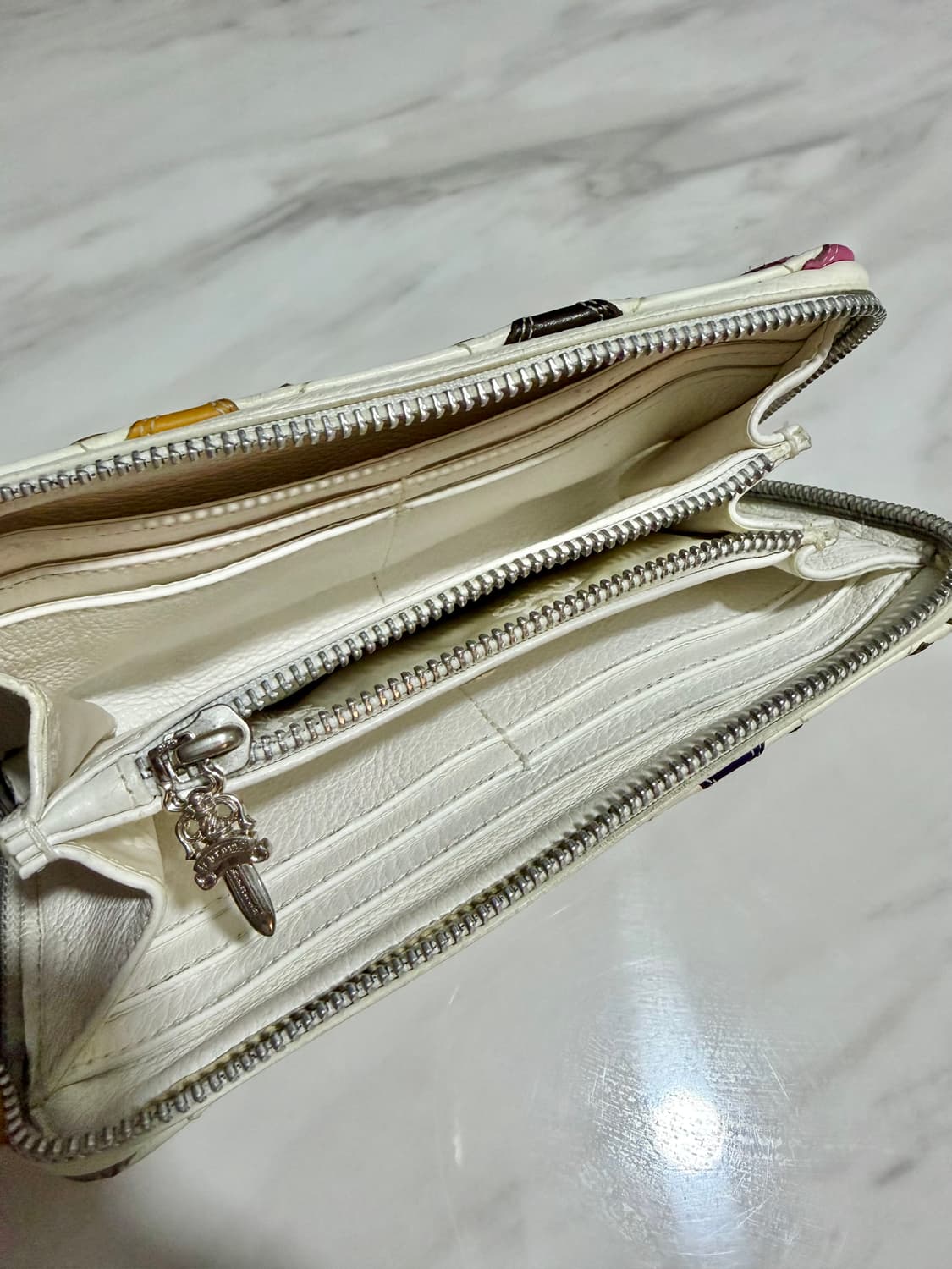 크롬하츠 VIC 멀티 레더패치 세메터리 장지갑 상품이미지5