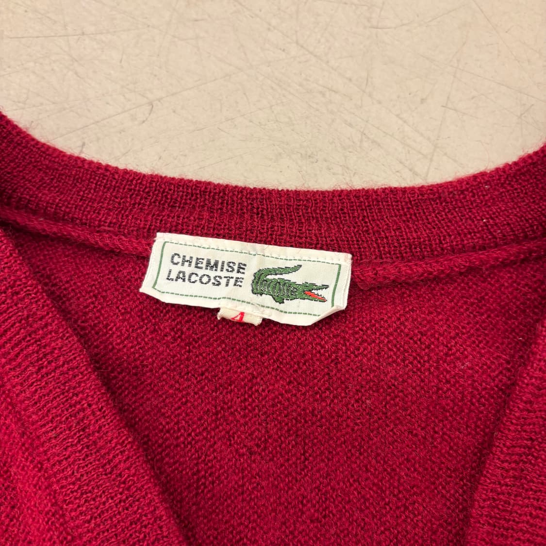 라코스테 스몰로고 레드 브이넥 니트 상품이미지3