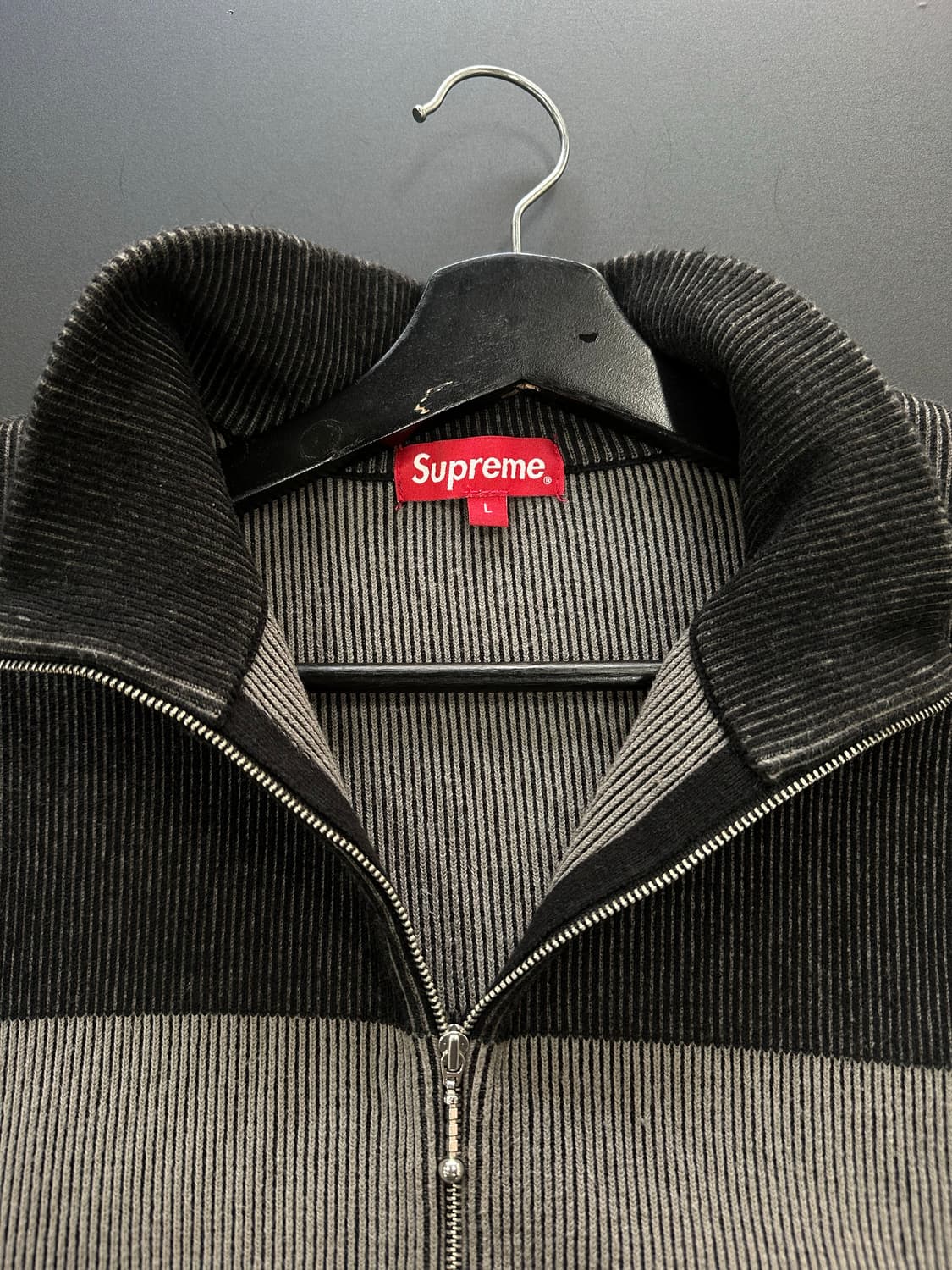 슈프림 22FW 투톤 립드 집업 스웨터 상품이미지7