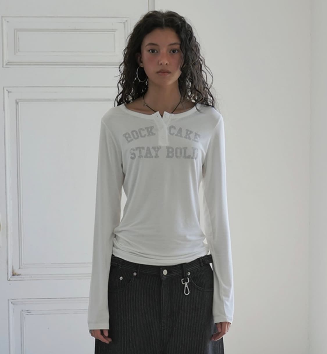 락케이크 Classic Henly Neck Top - Ivory 상품이미지1