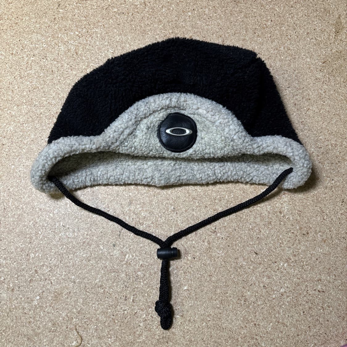 오클리 쉐르파 플리스 이어플랩 캡 상품이미지1