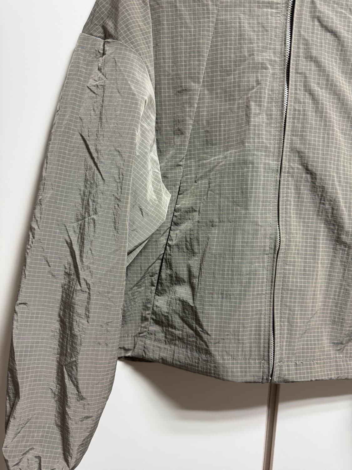 플리즈프로젝트 LIGHT WIND SHELL JACKET, TAUPE 상품이미지9