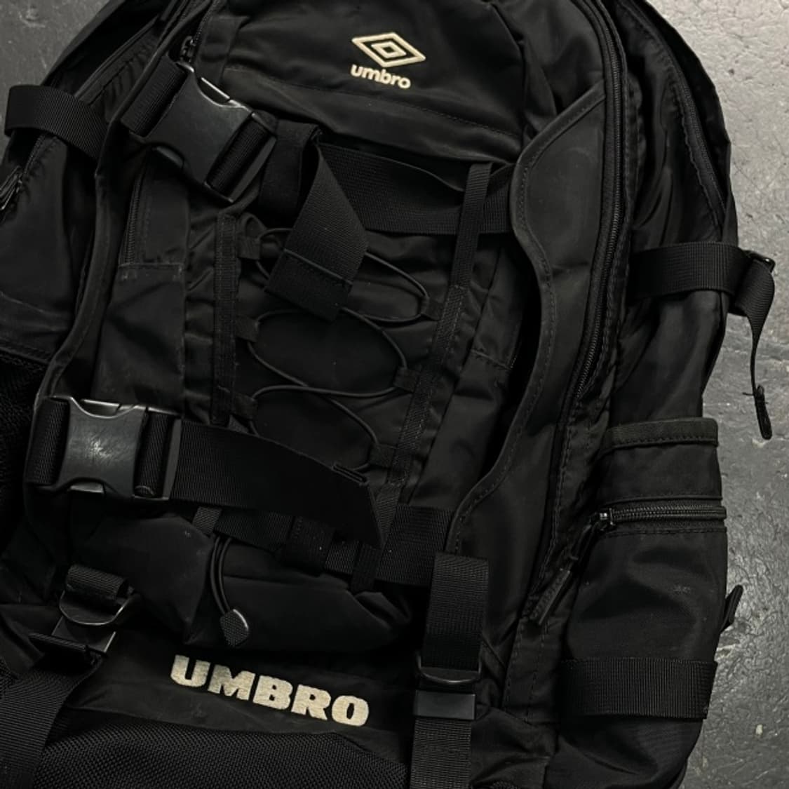 엄브로 백팩 상품이미지2