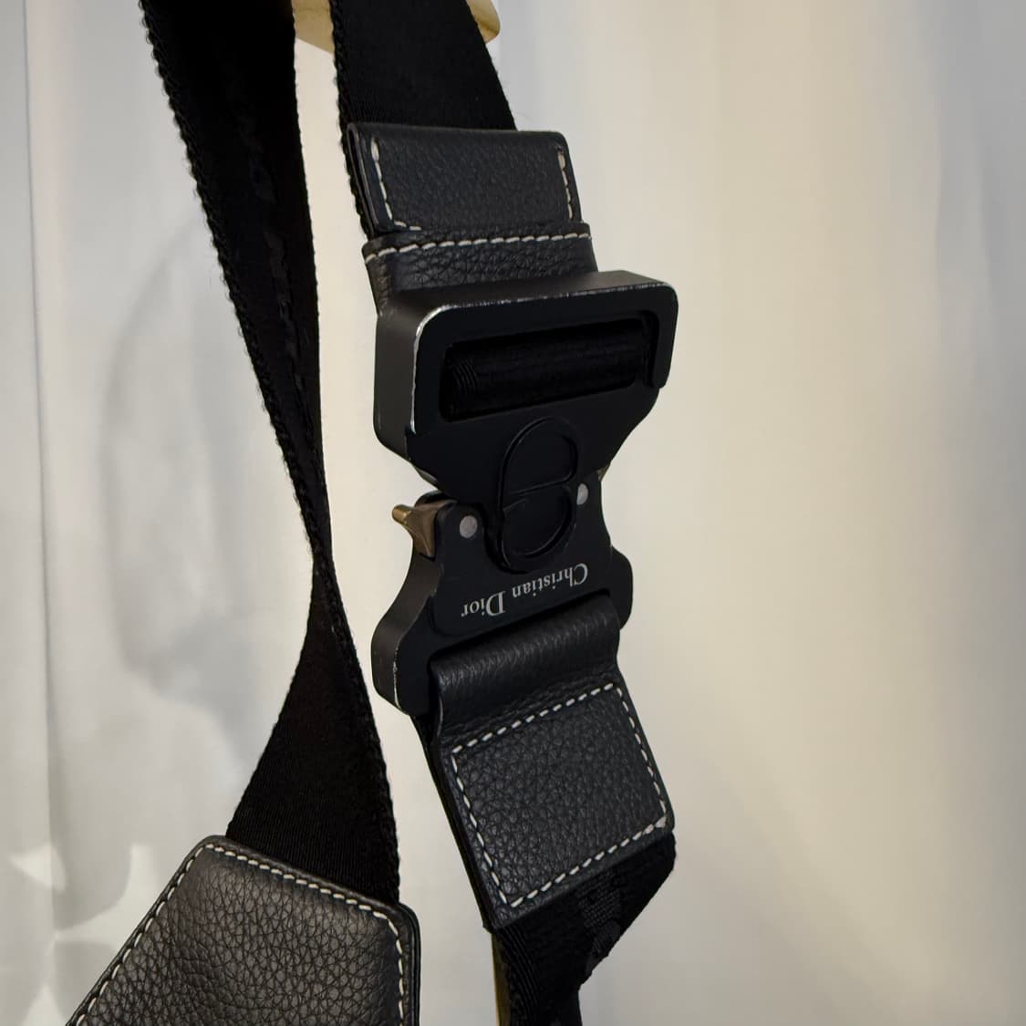 디올X카우스 꿀벌 카프스킨 새들백 크로스백 상품이미지5