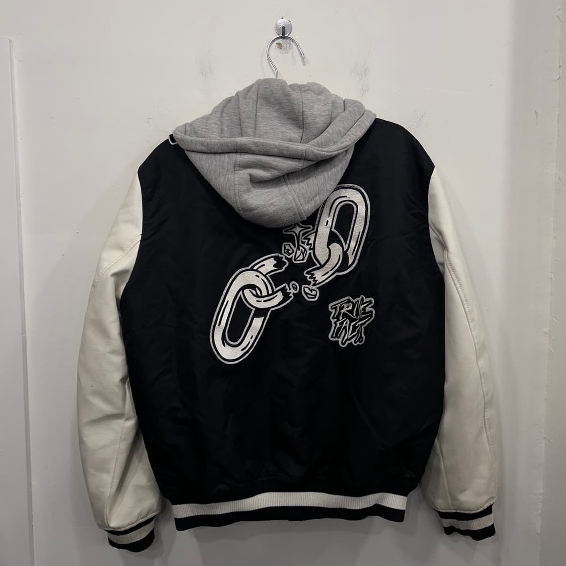 자라 맨즈 후드 탈착 와펜 봄버 바시티 자켓 상품이미지5