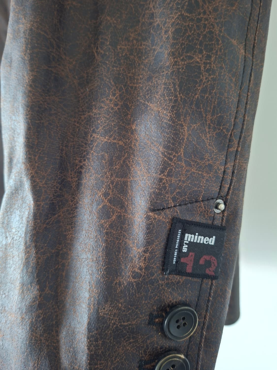 메종미네드 크랙 코팅 가죽 블레이저 자켓 상품이미지5