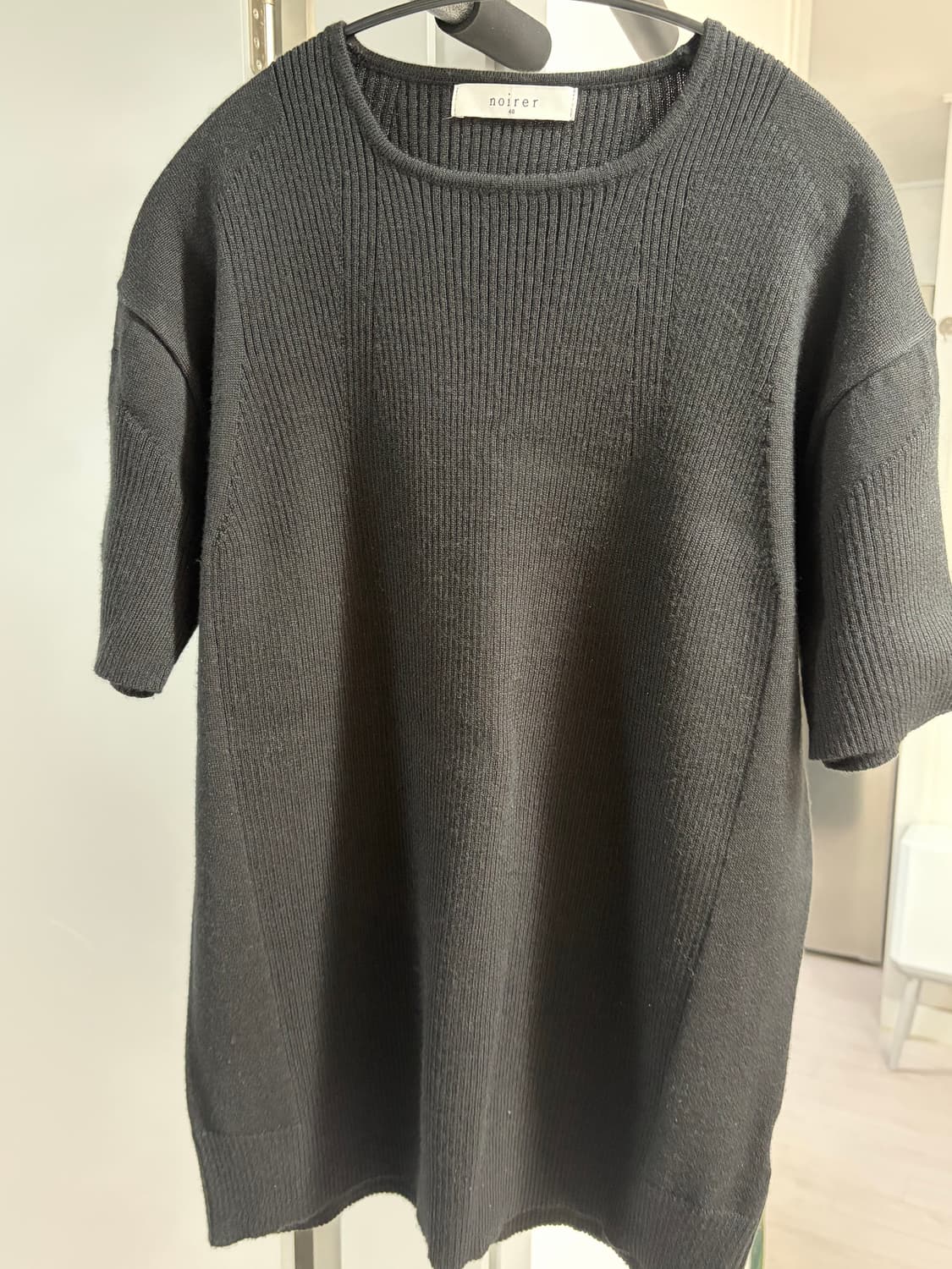 노이어 마이크로 리브드 스퀘어넥 하프 니트 (블랙) 48 상품이미지1