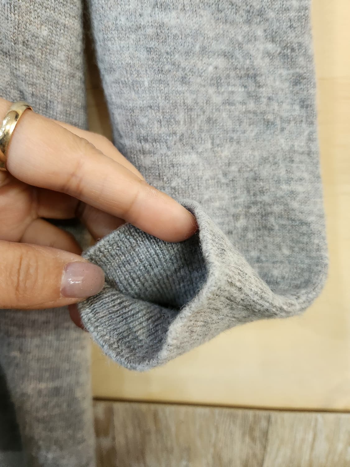 399) 유니클로 V넥 니트 미디 원피스 상품이미지5