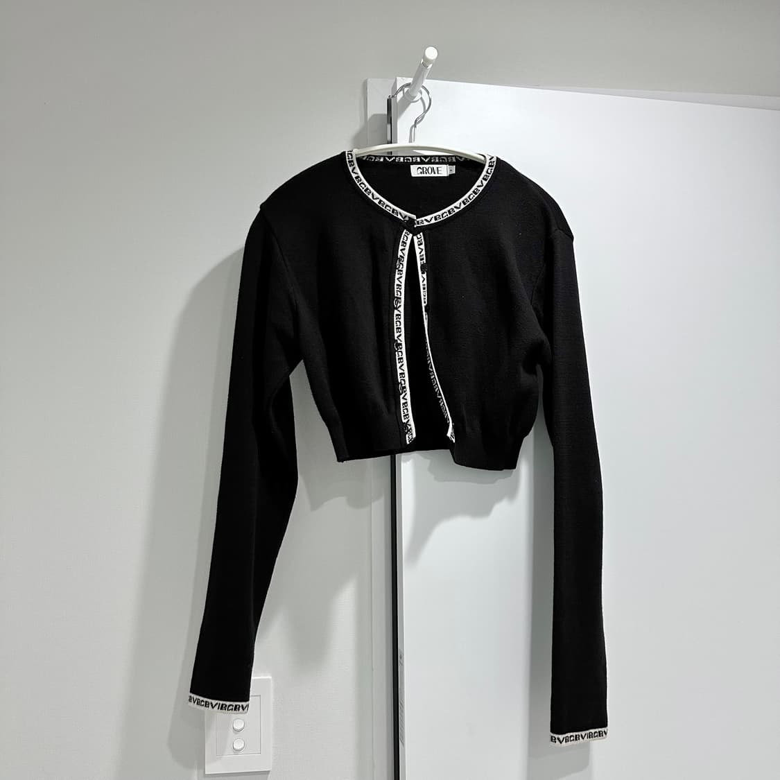 그로브스토어 그로브 크롭 가디건 블랙 상품이미지2