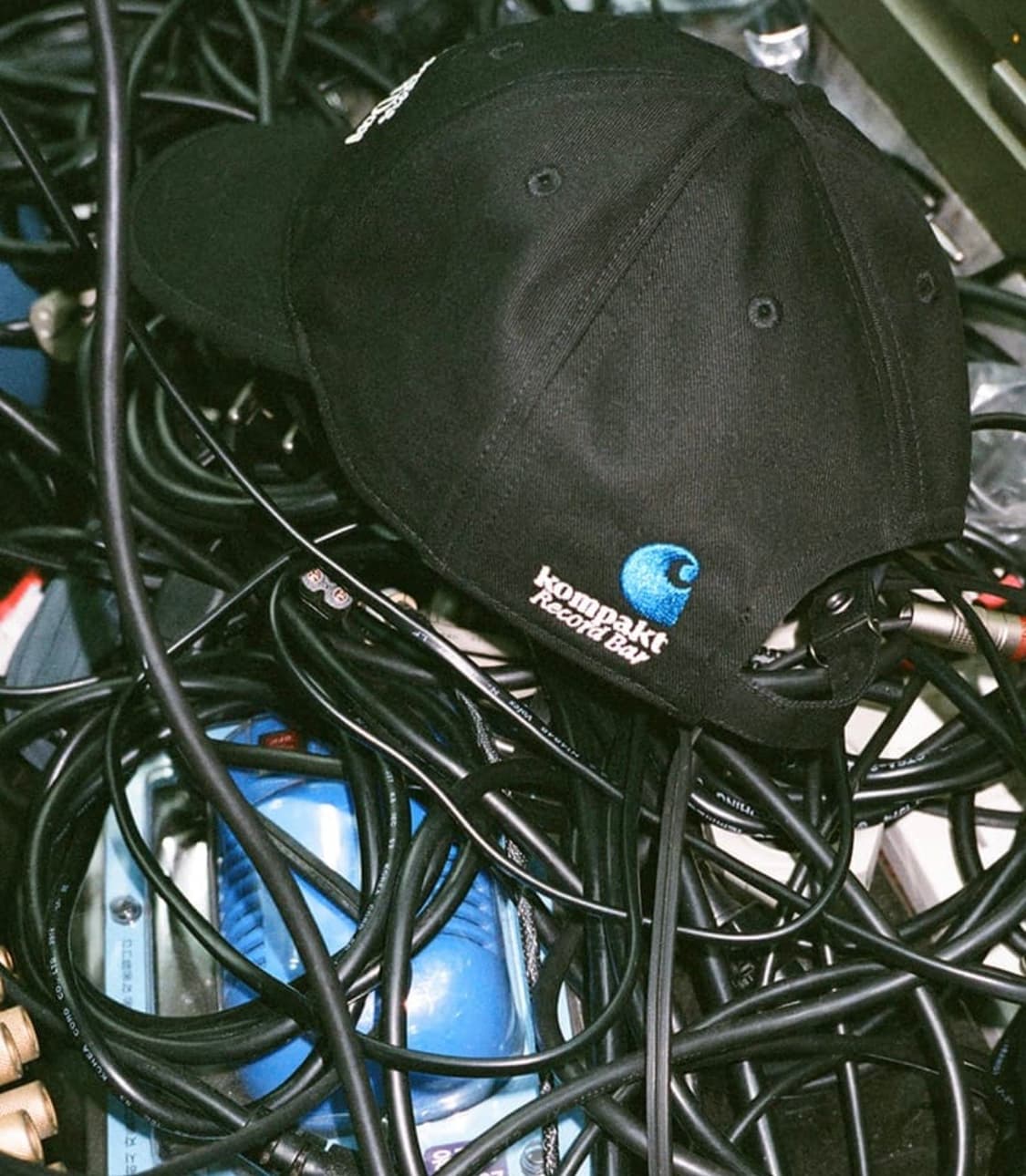 [OS] 칼하트 x 콤팩트 레코드바 볼캡 블랙 상품이미지3