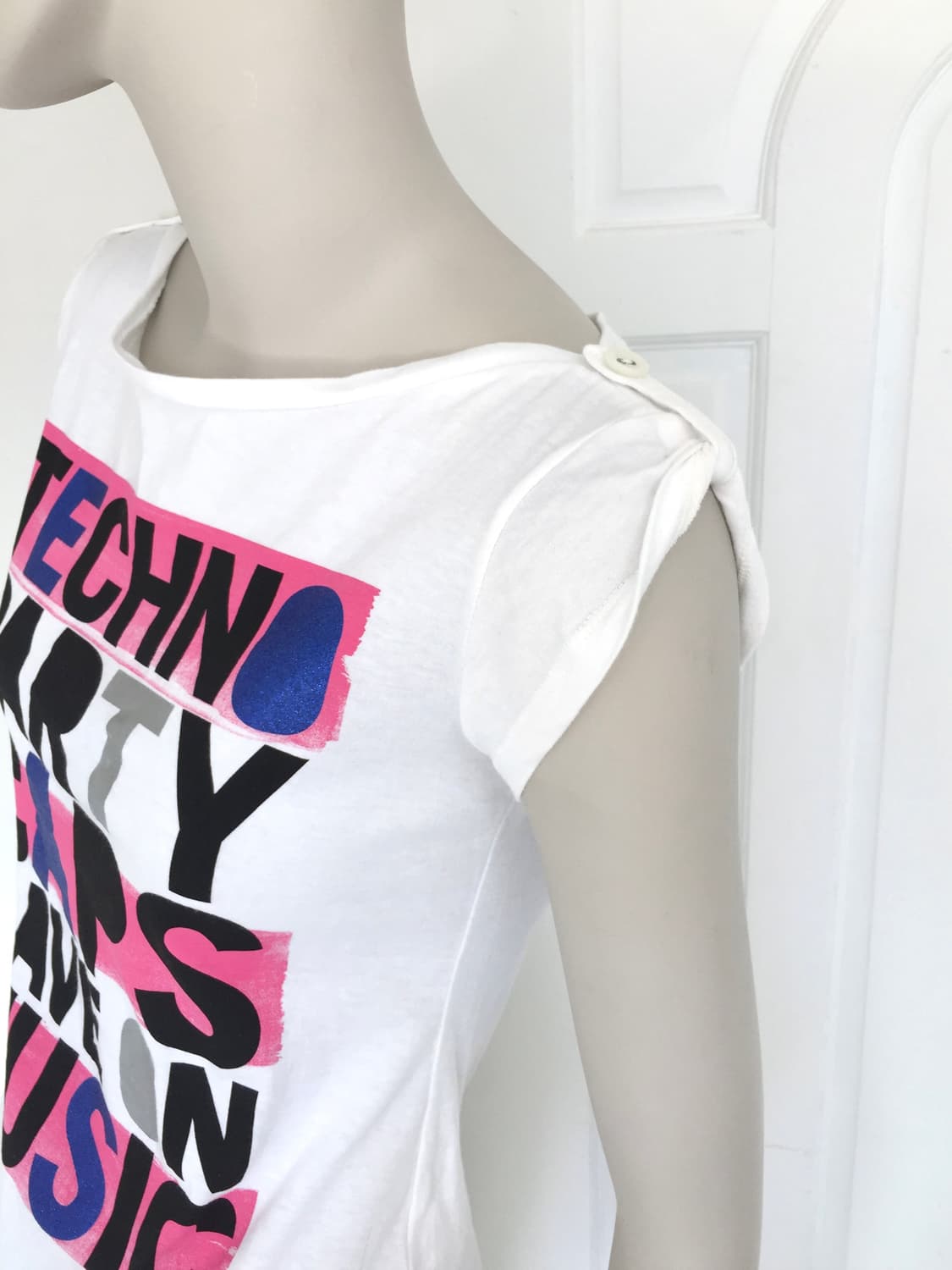 “MUSIC” Big Lettering Point Top 상품이미지4