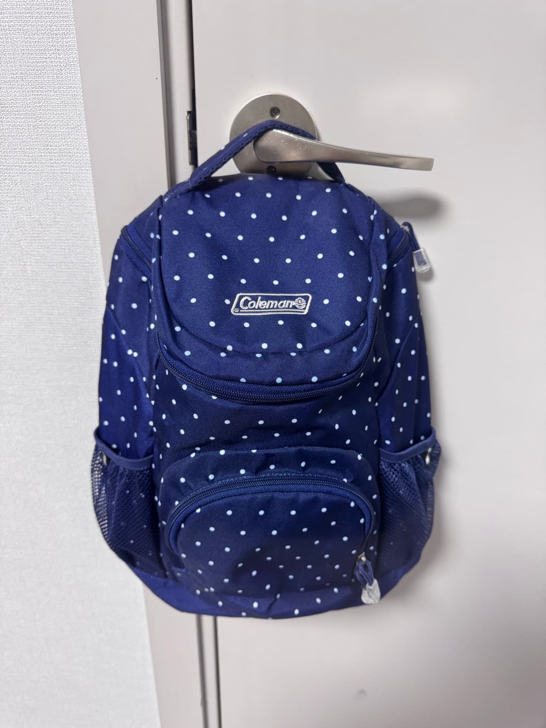 콜맨 네이비 도트 미니 백팩 상품이미지1