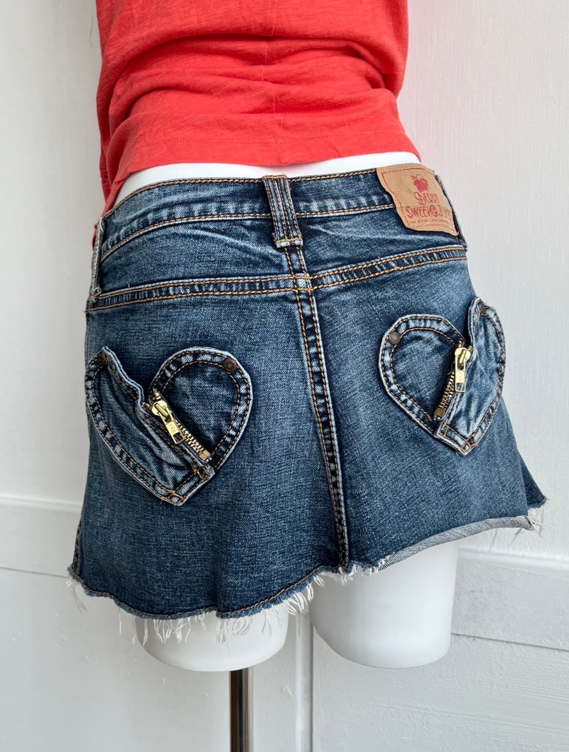SWEET & JUICY 하트 포켓 데님 스커트 상품이미지1