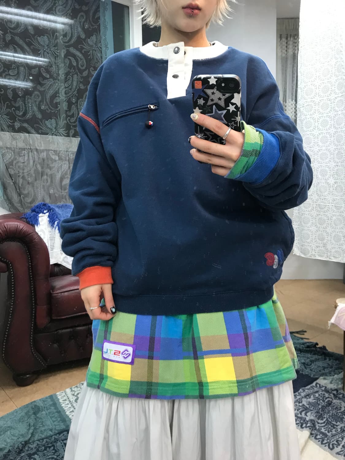 밀레 배색 스티치 포켓 맨투맨  상품이미지1