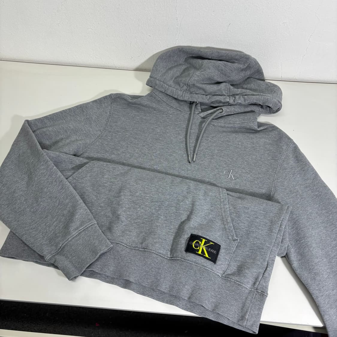 L CK 캘빈클라인 그레이 백로고 후드티 상품이미지2