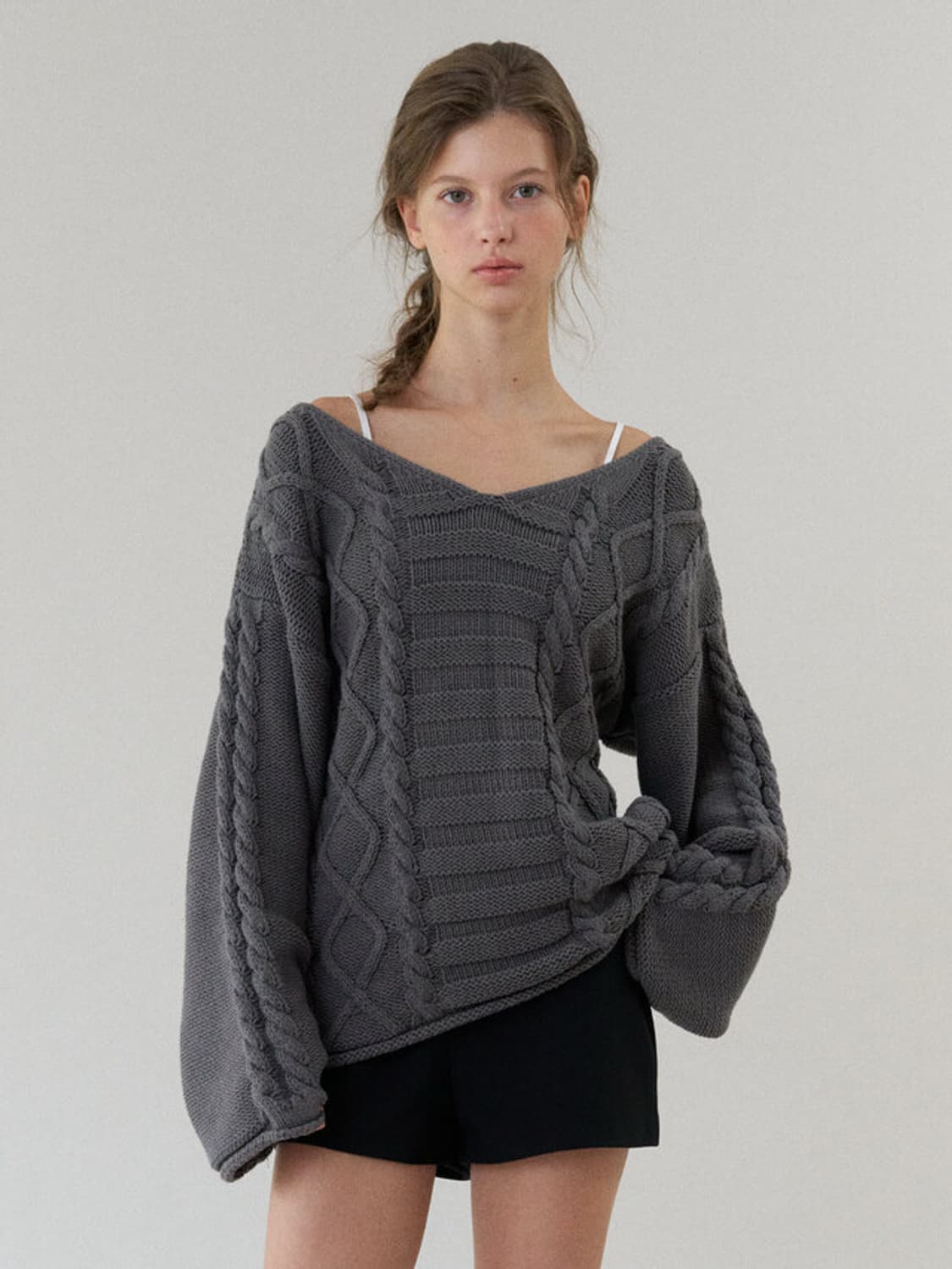 (택달린새상품) 헤더먼트 헤리티지 케이블 브이넥 니트 차콜 상품이미지1