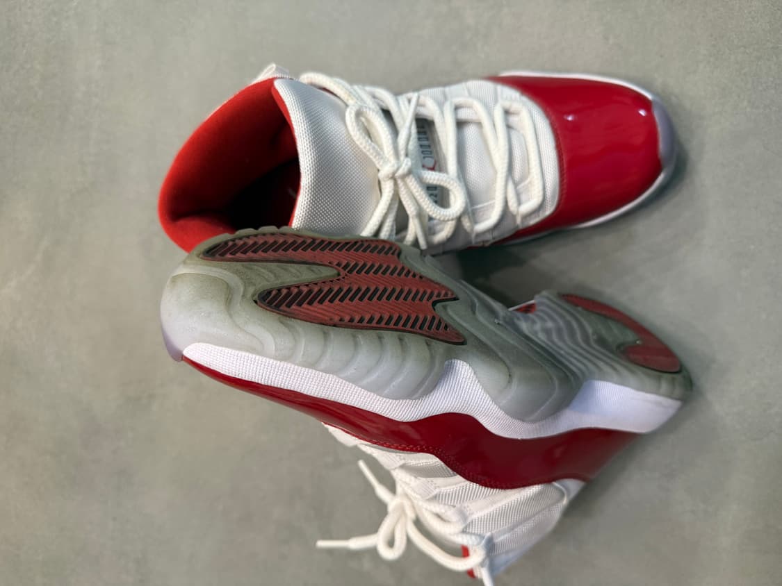 조던 11 레트로 바시티 레드 상품이미지2