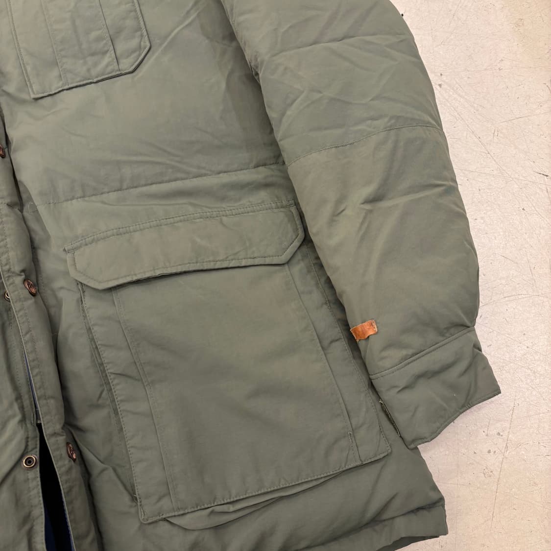 리바이스 퍼 카키 후드 덕다운 패딩 점퍼 상품이미지2