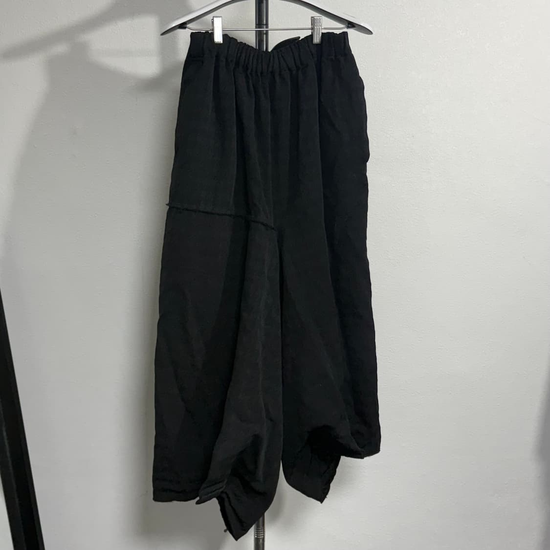 24ss 꼼데가르송 메인라인 아방가르드 입체 팬츠 s 상품이미지1