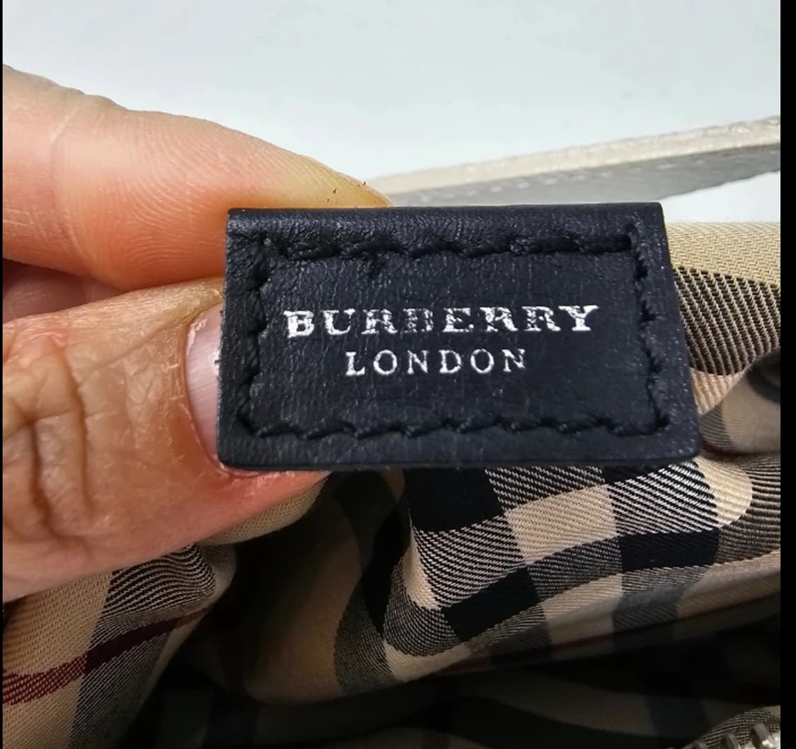 정품 버버리 화이트 가죽 미니 숄더백 상품이미지9