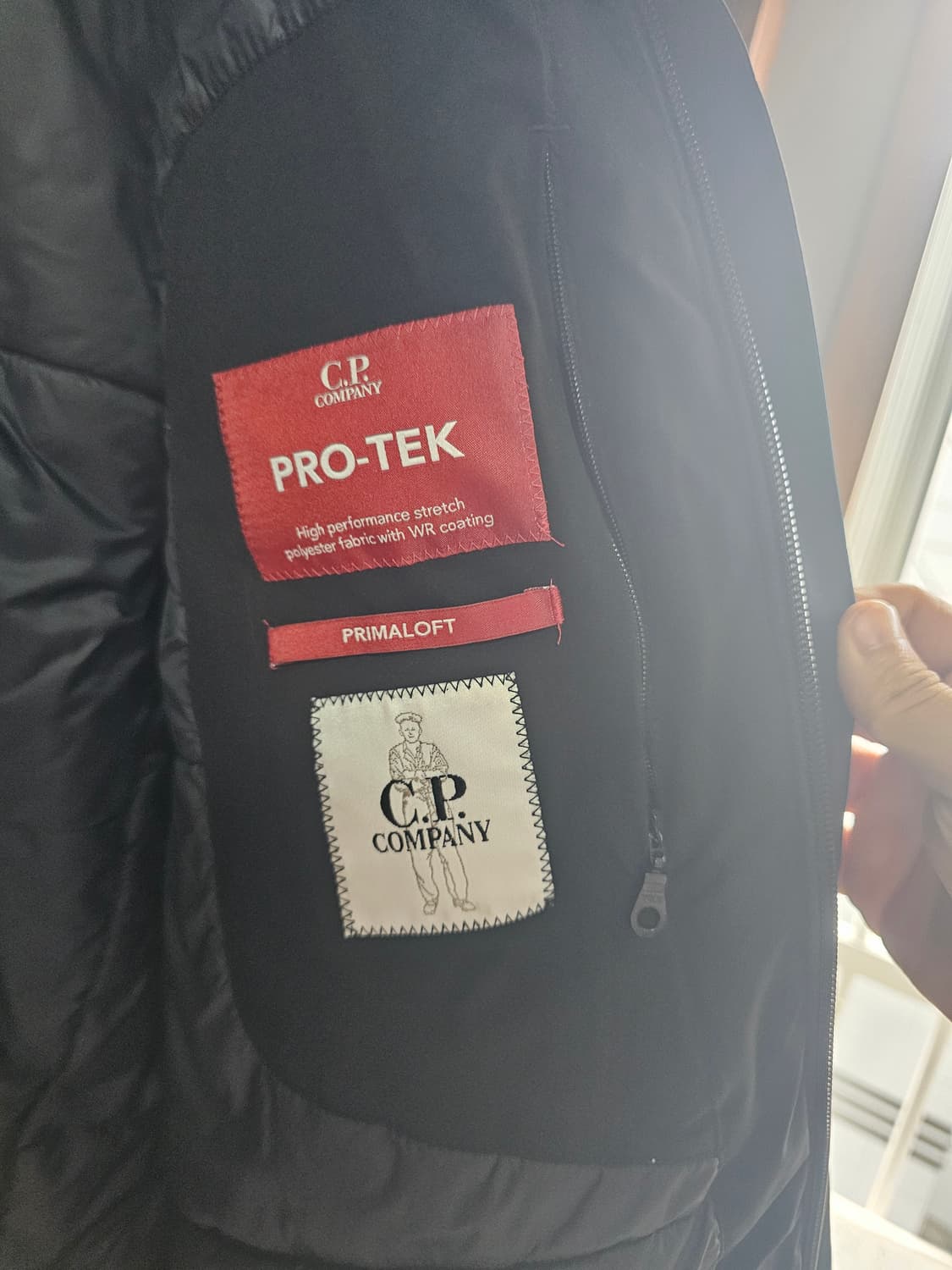 기본 모델 70만구매 정품. 씨피 CP컴퍼니 Pro-Tek 패딩 자켓 나 상품이미지4