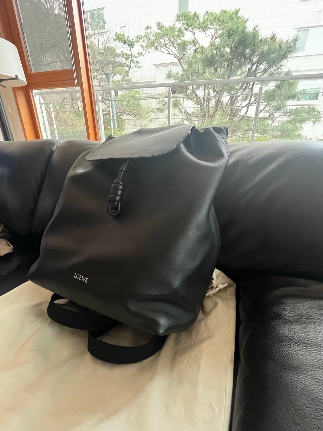 로에베 플라멩코 레더 백팩 블랙 상품이미지8