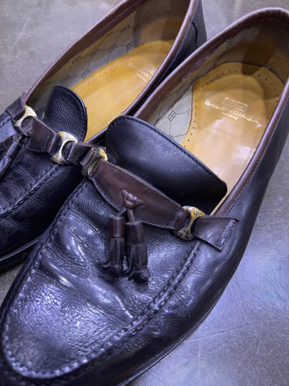 발렌시아가 금장 버클 태슬로퍼 265 상품이미지4