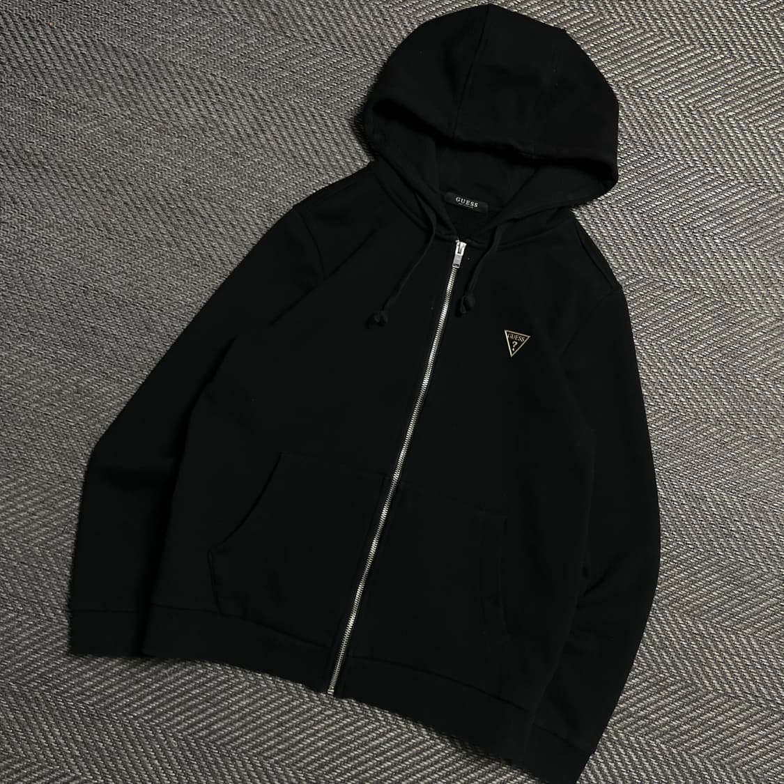 게스 삼각로고 베이직 후드집업 블랙y 5261 상품이미지1