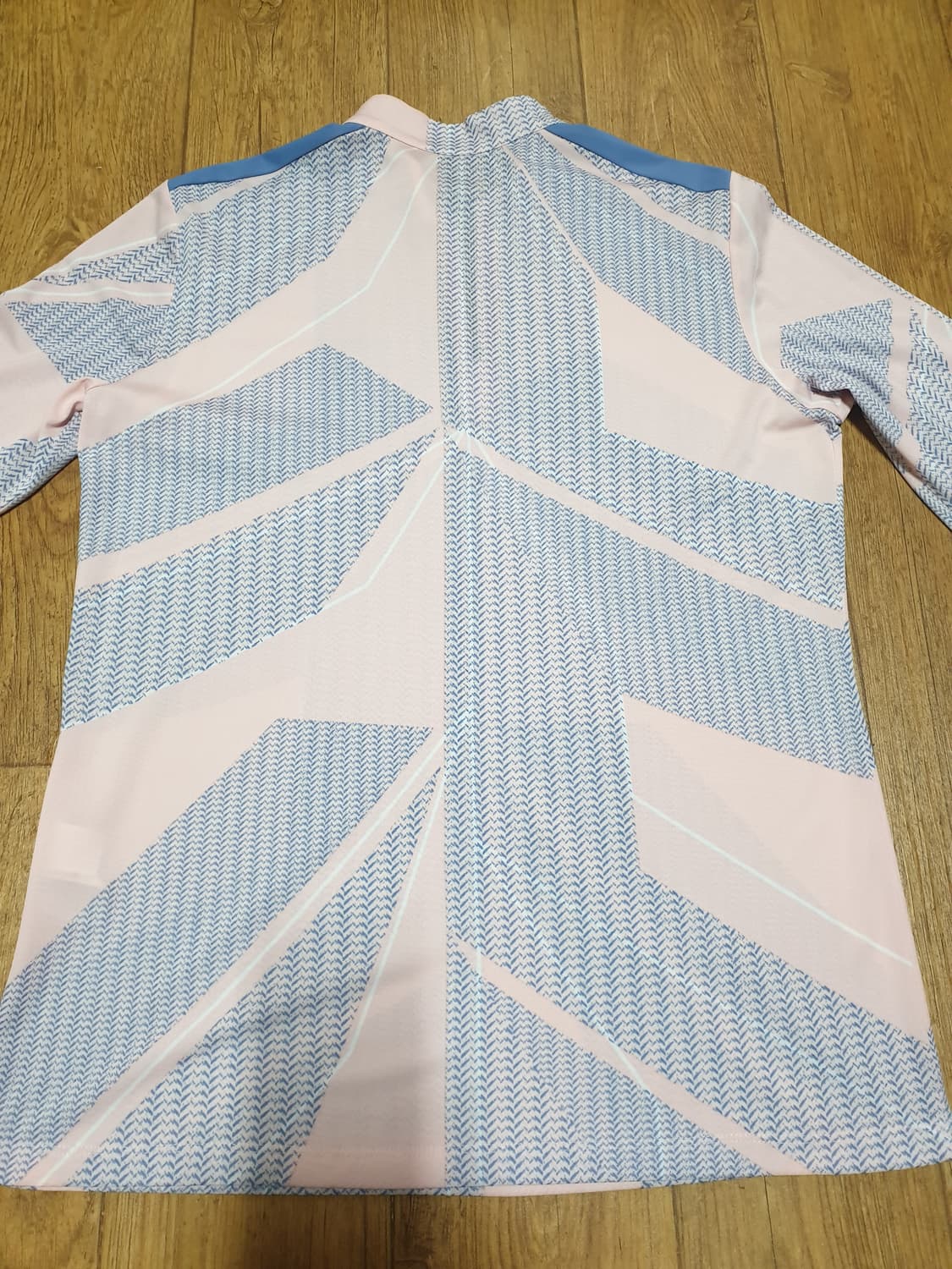 1021 코오롱 아웃도어 반집업 100 사이즈입니다 상품이미지5