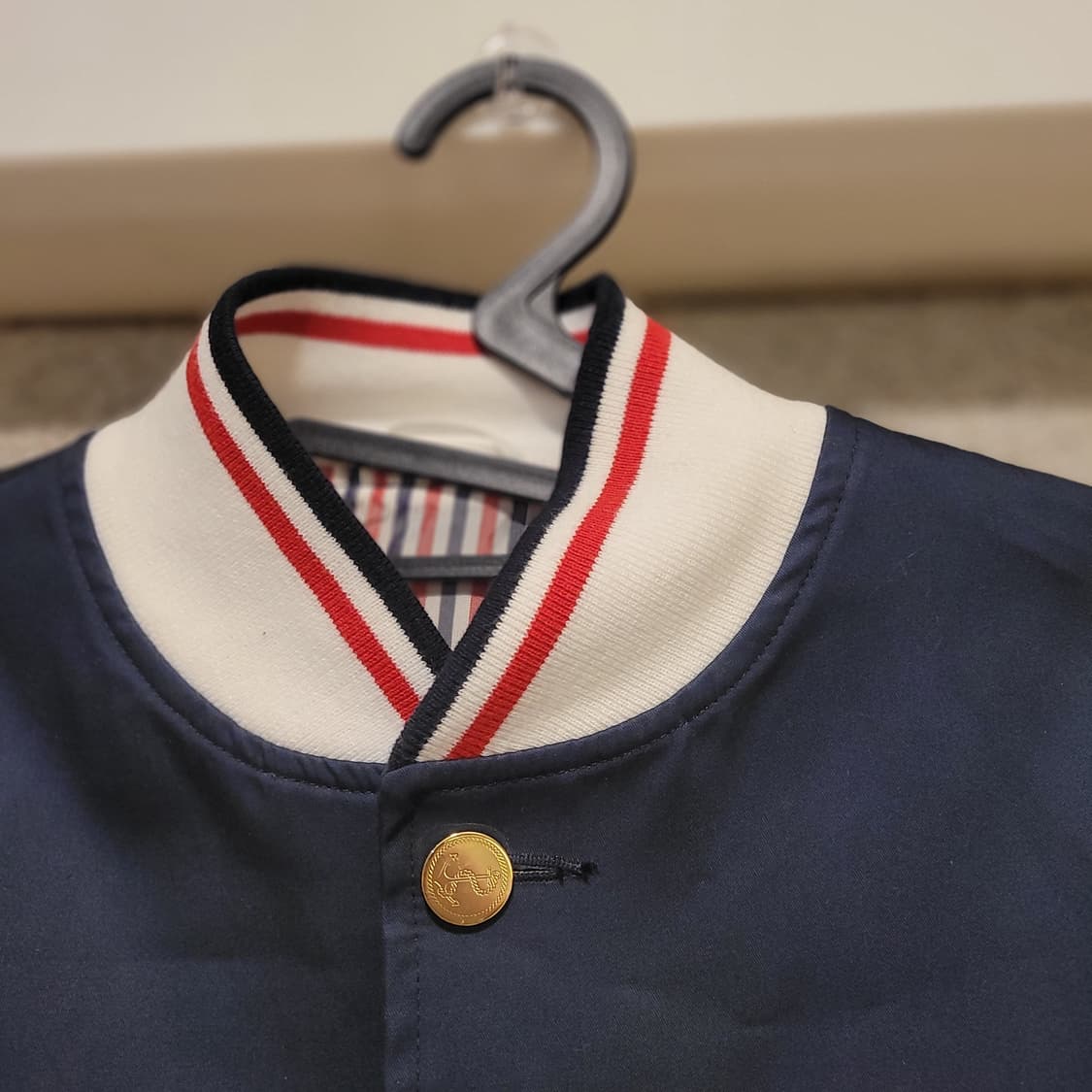 톰브라운 레더 슬리브 바시티 자켓 2 상품이미지3