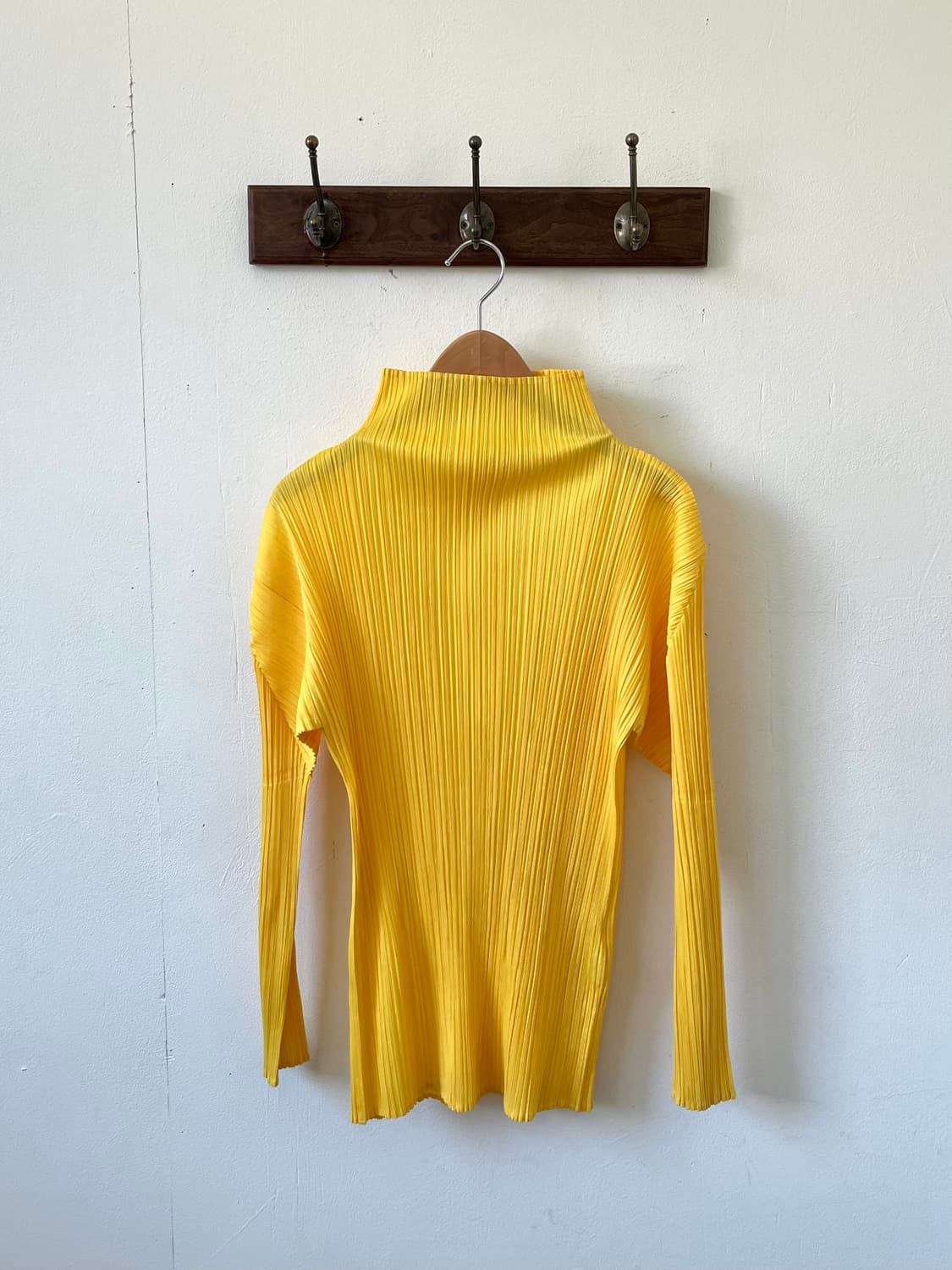 PLEATS PLEASE 엘로우 플리츠 탑 상품이미지1