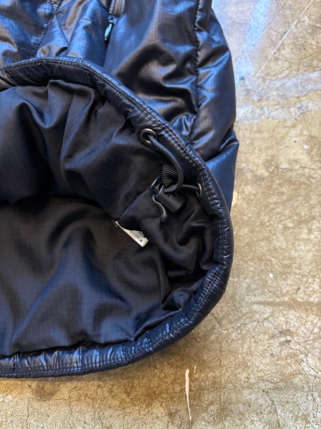 노스페이스 블랙 경량 패딩 상품이미지4