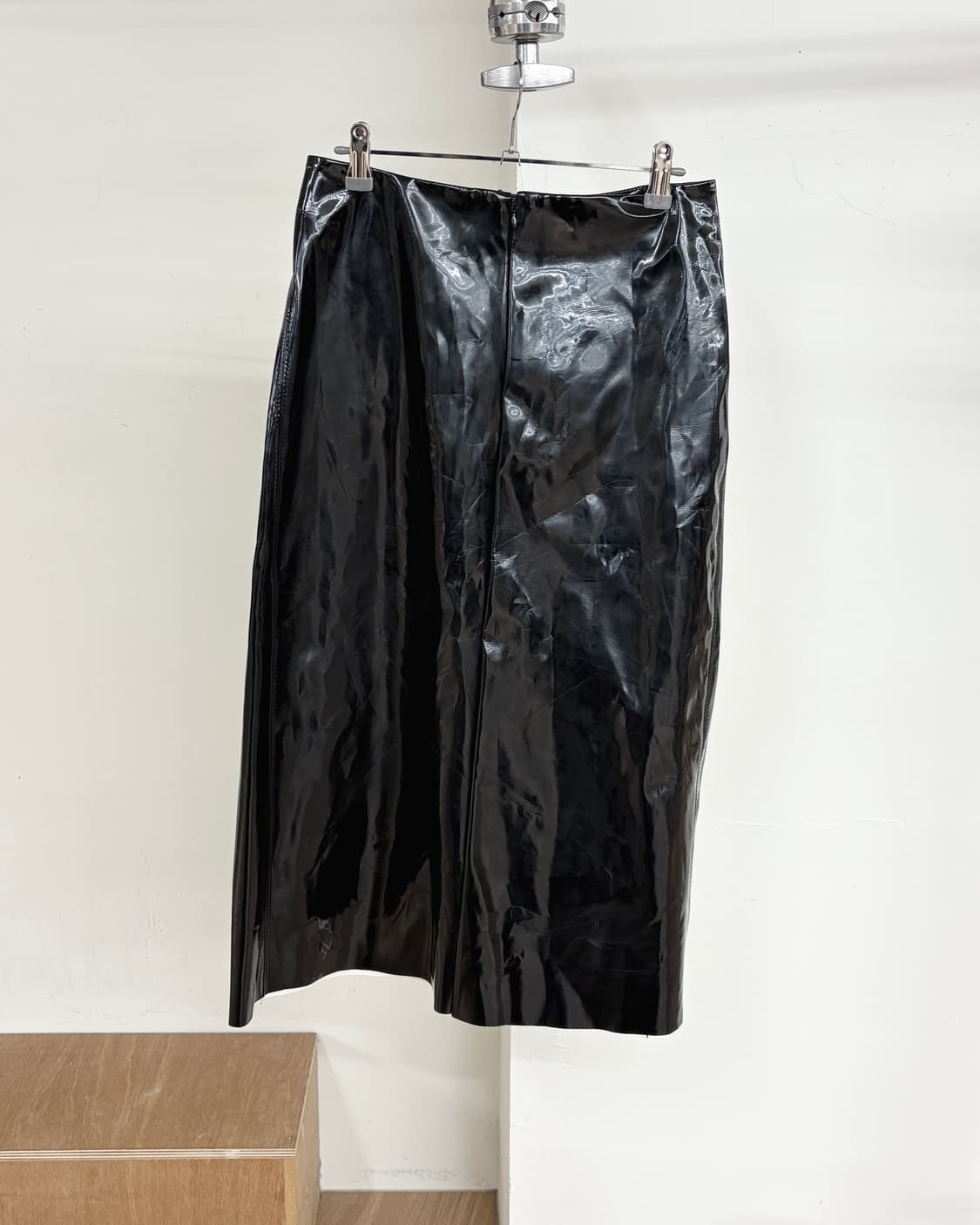 마르니 블랙 페이던트 레더 미디 스커트 상품이미지4