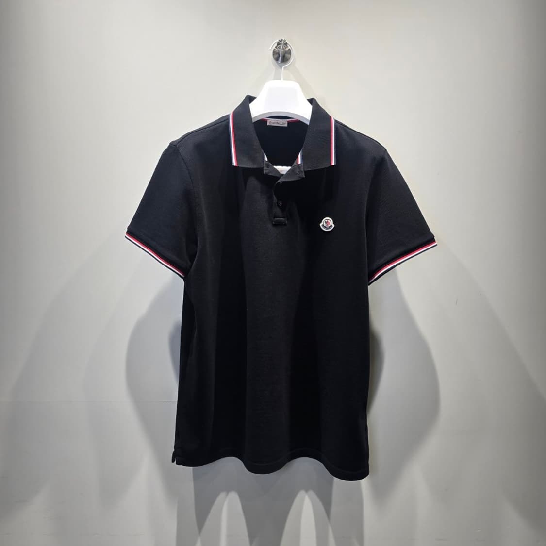 [중고/정품] 몽클레어 와펜 패치 폴로셔츠 XXL 상품이미지1