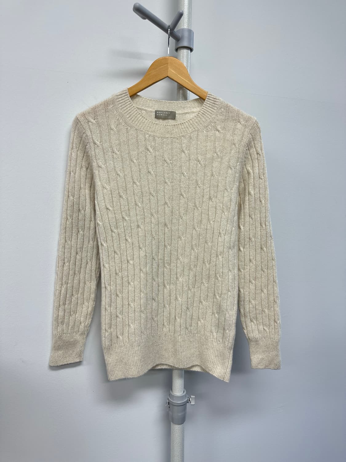 마가렛호웰 캐시미어 울 꽈배기 니트 상품이미지1