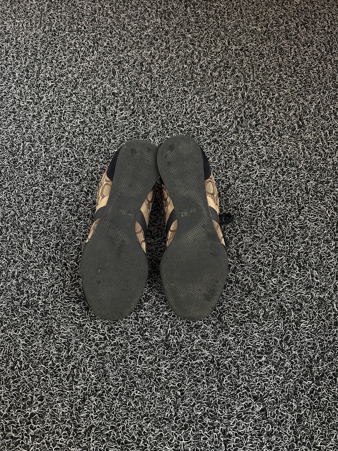 코치 로고 패턴 스니커즈 235mm 상품이미지5