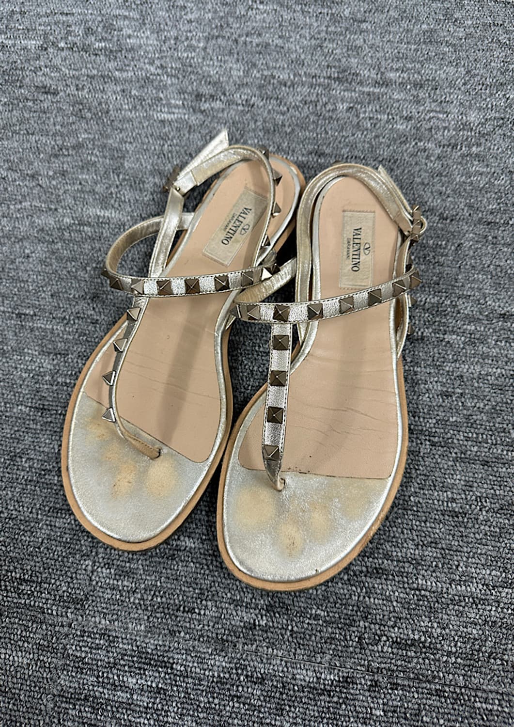 발렌티노 락스터드 샌들 235 상품이미지1