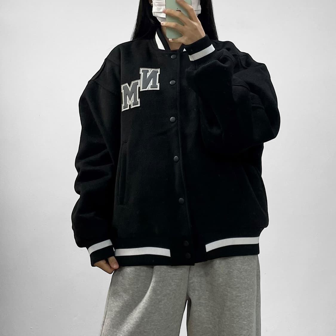 노메뉴얼 백로고 바시티자켓 상품이미지1