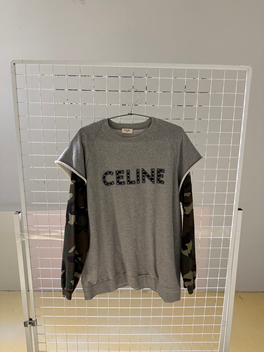 셀린 맨투맨 팝니다 상품이미지1