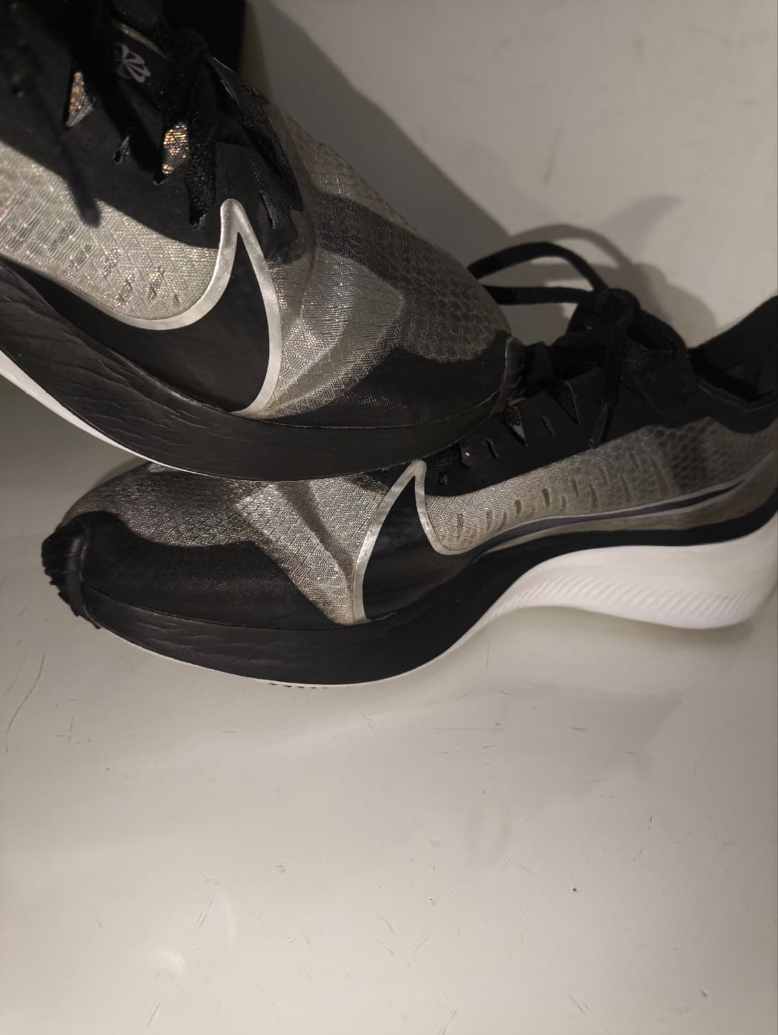 250mm 나이키 줌 그래비티 러닝화  상품이미지4