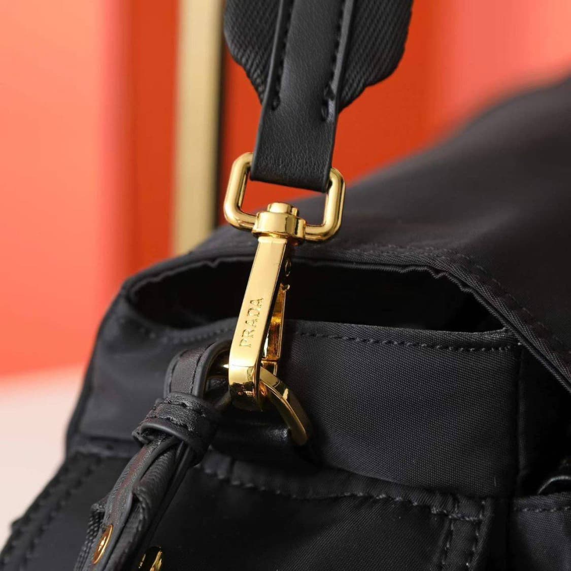 프라다 익스플로어(Prada Explore) 숄더백 상품이미지7
