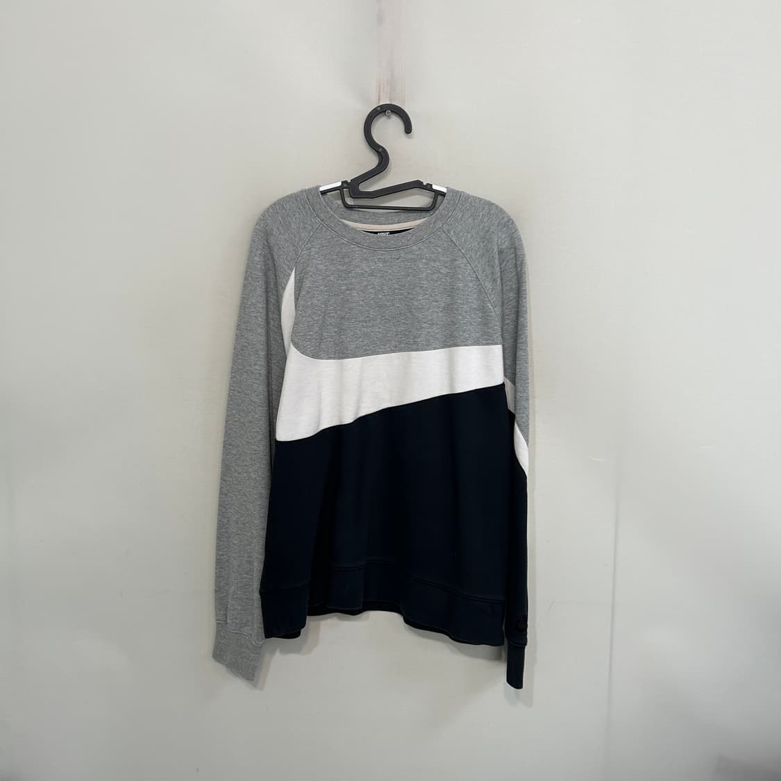 나이키 빅 스우시 블랙 투톤 맨투맨 105  상품이미지1