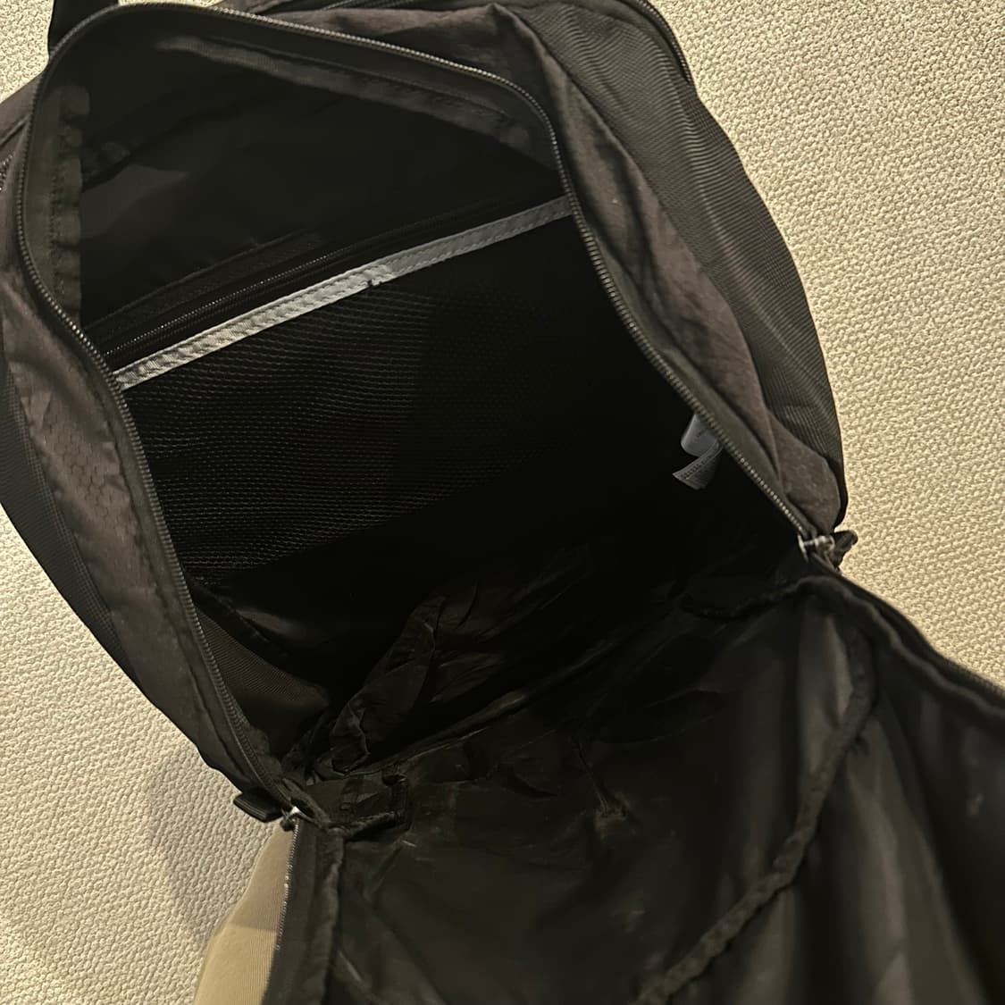 오클리 Oakley 미니멀 아웃도어 백팩  상품이미지4