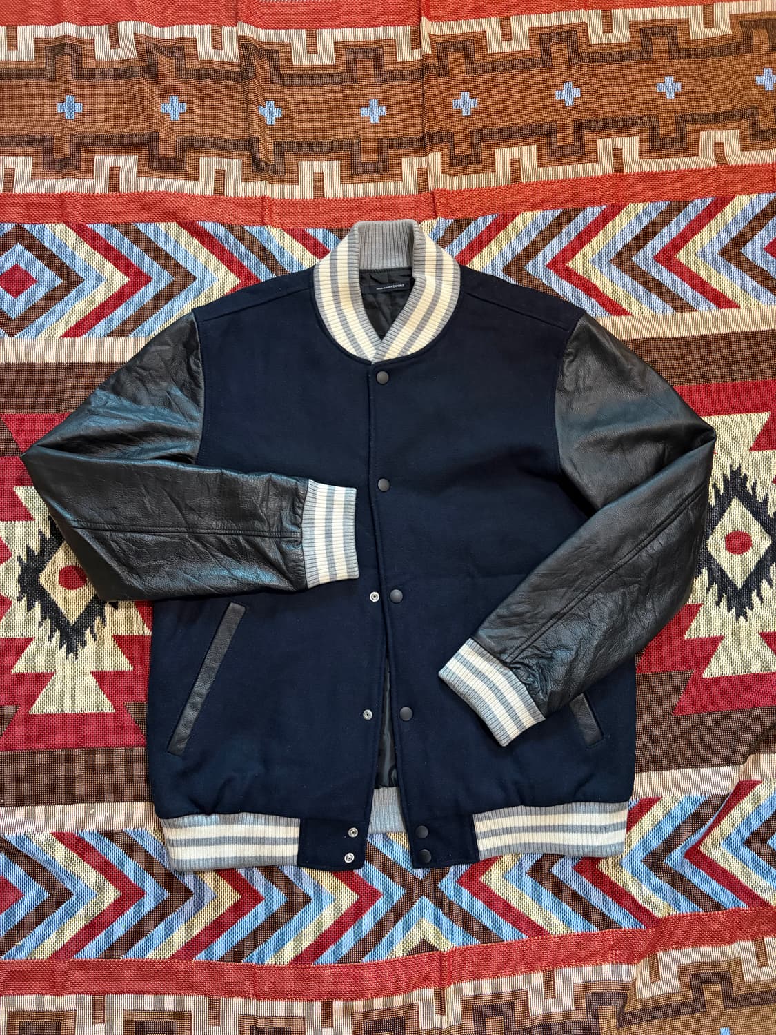 100) 어반리서치 도어스 송아지가죽 바시티 자켓 네이비 상품이미지1