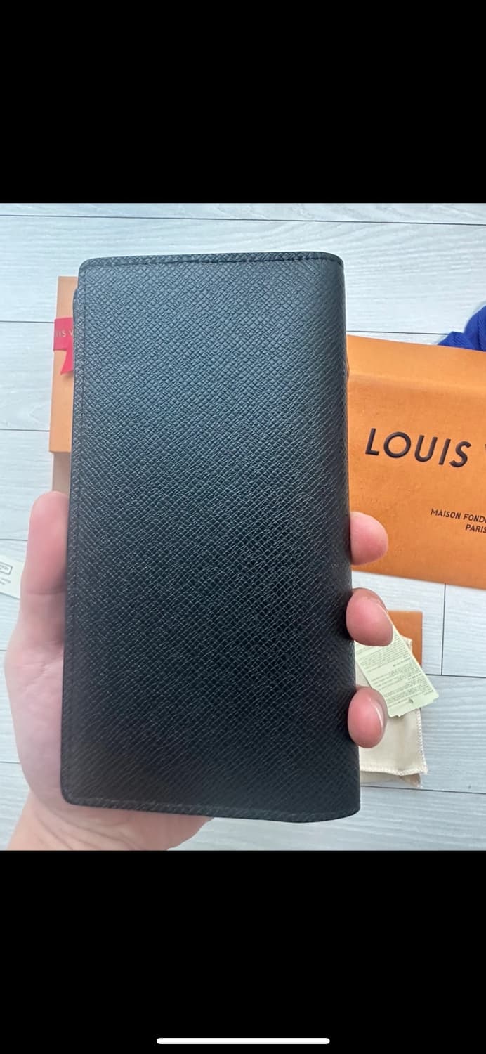 루이비통 타이가 장지갑 상품이미지2