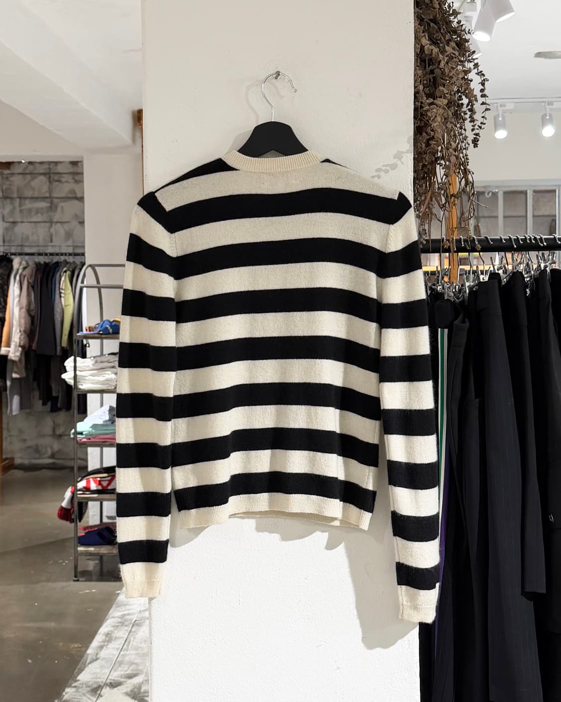 가니 블랙 화이트 스트라이프 크리스탈 버튼 캐시미어 스웨터 상품이미지6