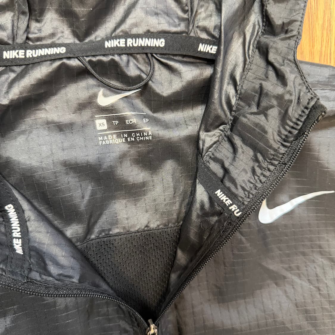 Nike (W) 러닝 후드 바람막이 자켓 상품이미지2